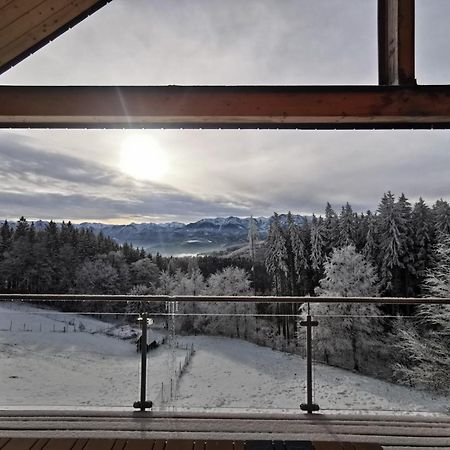 Holzhaus "Zum Schwarz'N" Apartment Aurach am Hongar Екстериор снимка