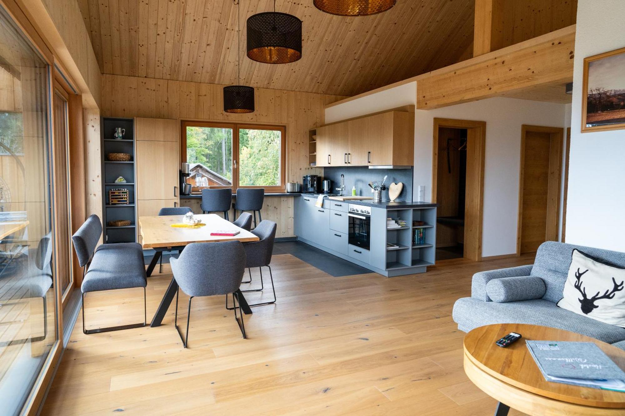 Holzhaus "Zum Schwarz'N" Apartment Aurach am Hongar Екстериор снимка