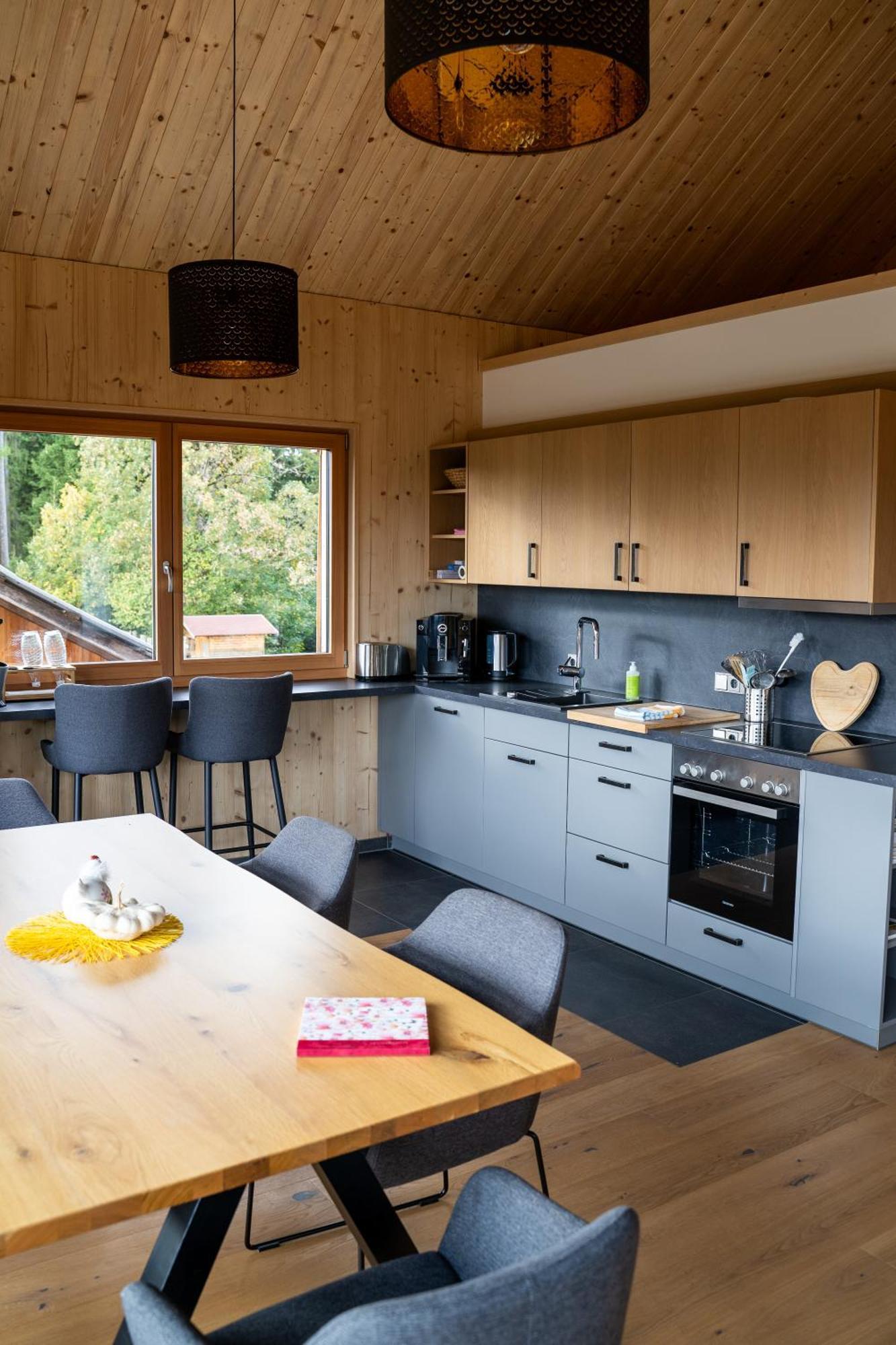 Holzhaus "Zum Schwarz'N" Apartment Aurach am Hongar Екстериор снимка