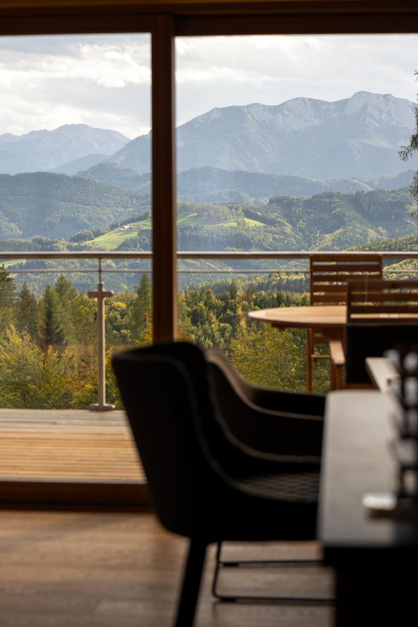 Holzhaus "Zum Schwarz'N" Apartment Aurach am Hongar Екстериор снимка