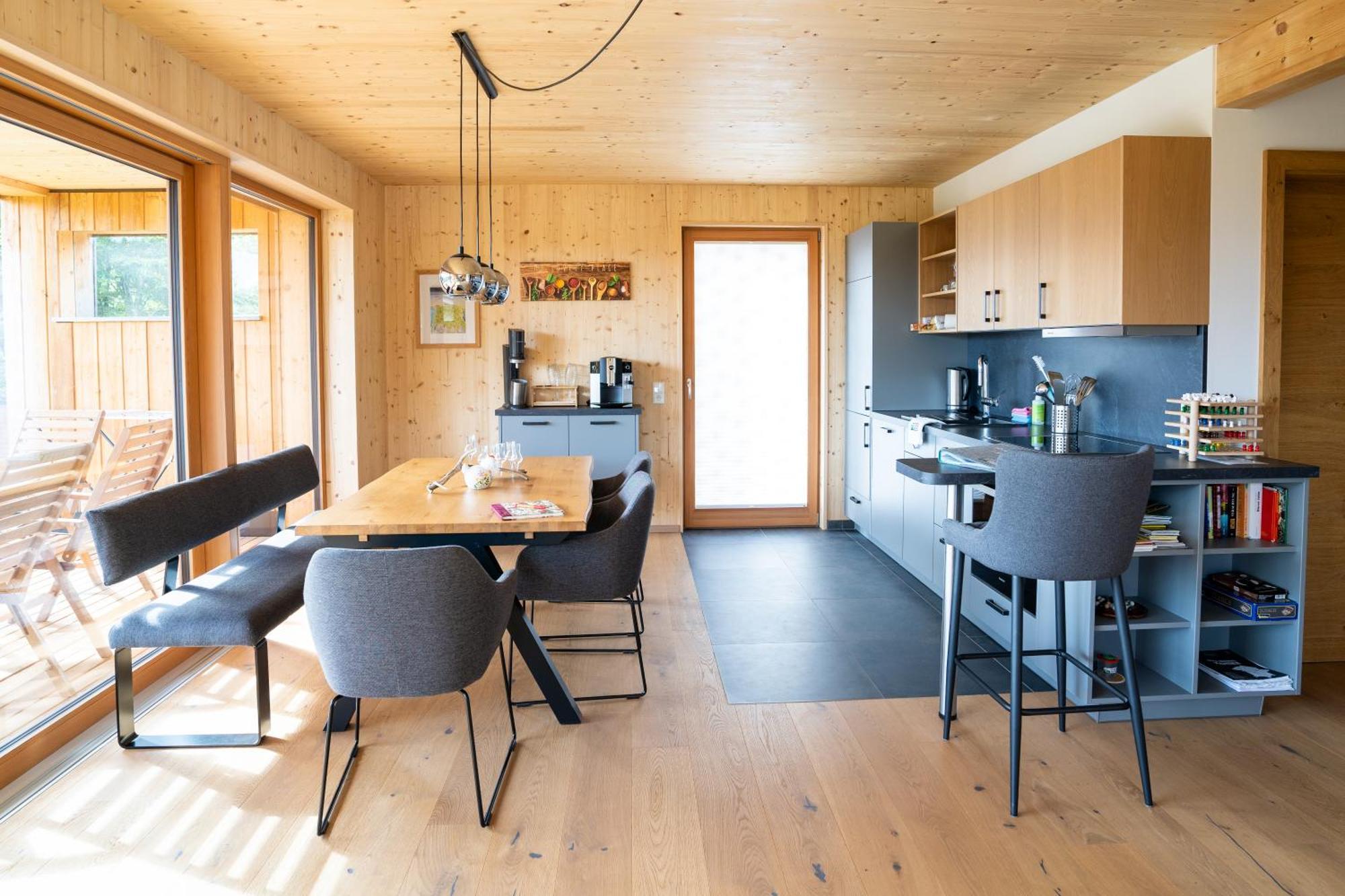 Holzhaus "Zum Schwarz'N" Apartment Aurach am Hongar Екстериор снимка