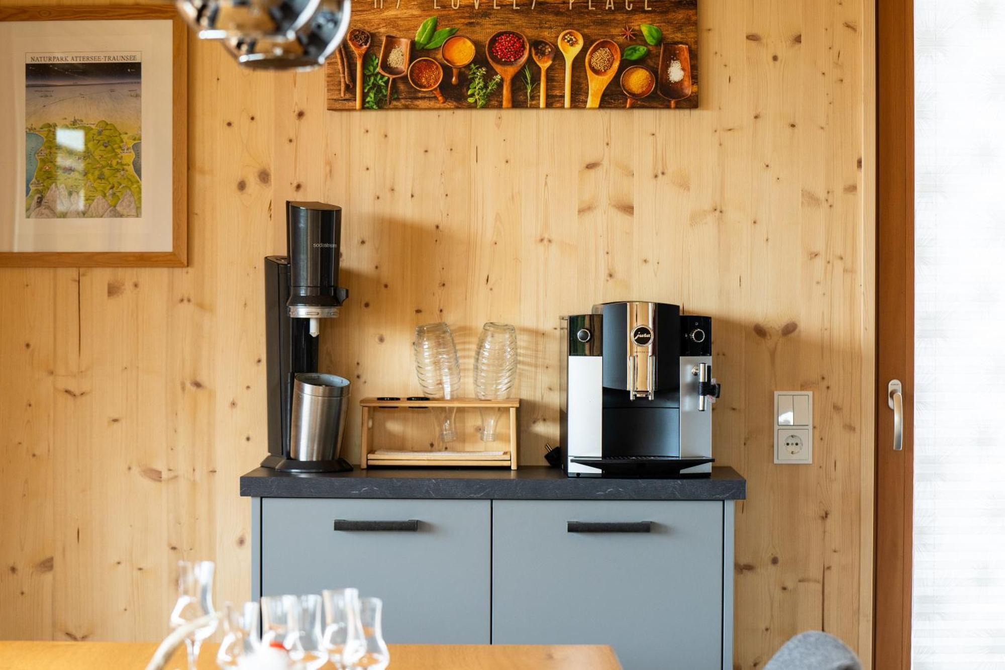 Holzhaus "Zum Schwarz'N" Apartment Aurach am Hongar Екстериор снимка